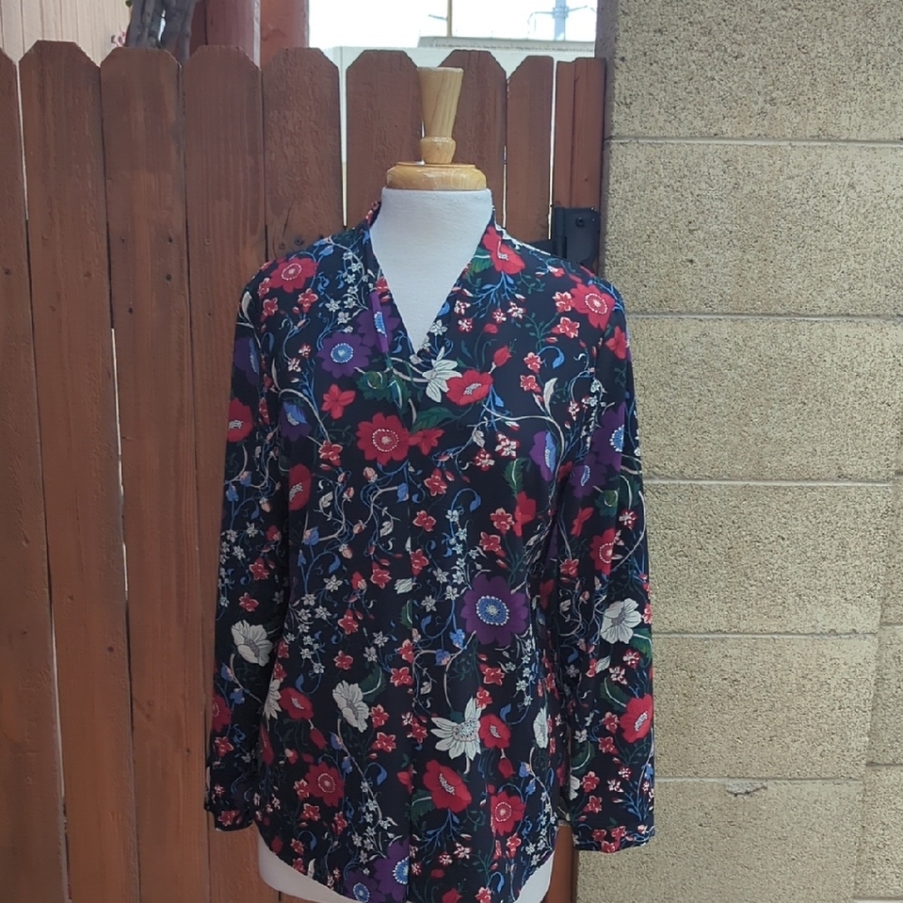 Floral V-Neck Long Sleeve Women’s Top - Black Floral